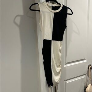 Chic Monochrome Sleeveless Mini Dress